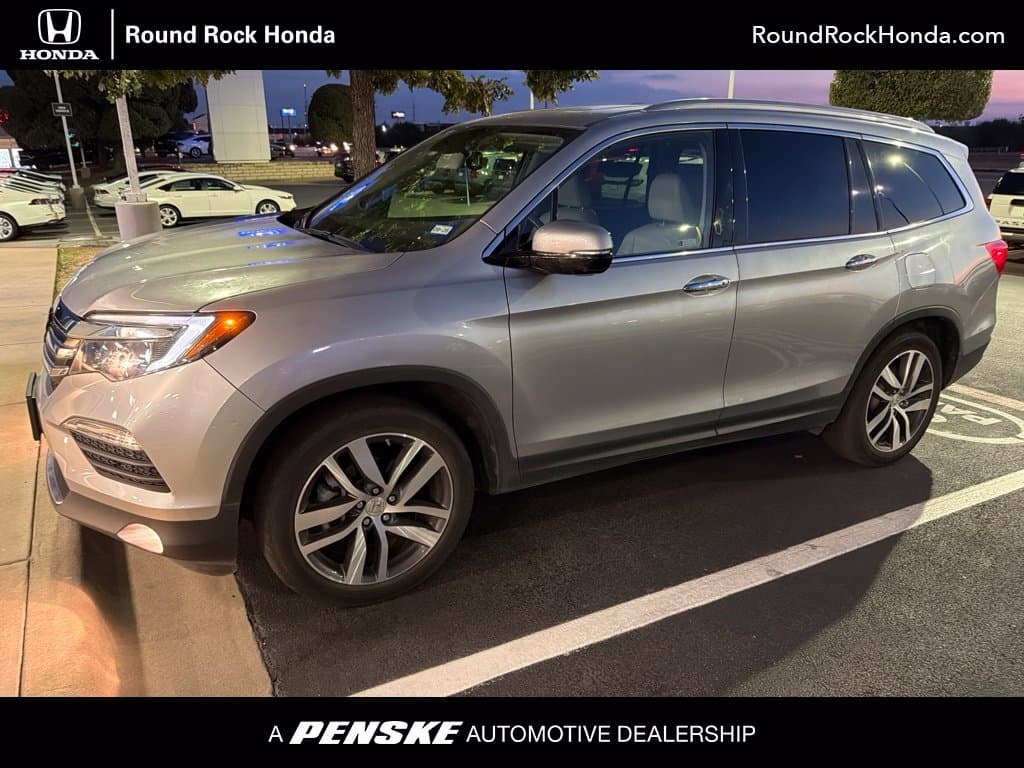 2018 Honda Pilot Touring — photo 1 of 10