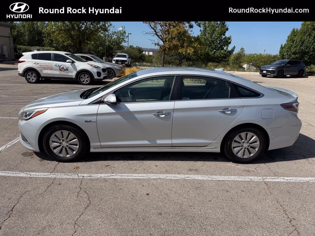 2017 Hyundai Sonata Hybrid SE — photo 1 of 17