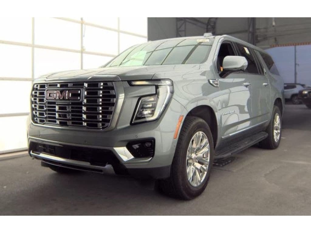 2025 GMC Yukon XL Denali — photo 1 of 12