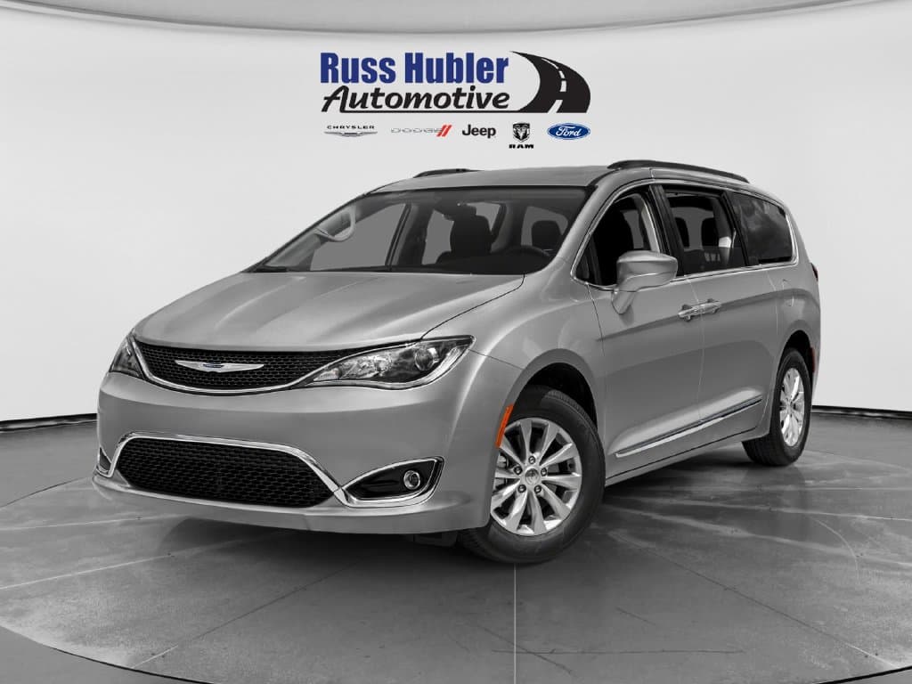 2017 Chrysler Pacifica Limited — photo 1 of 10