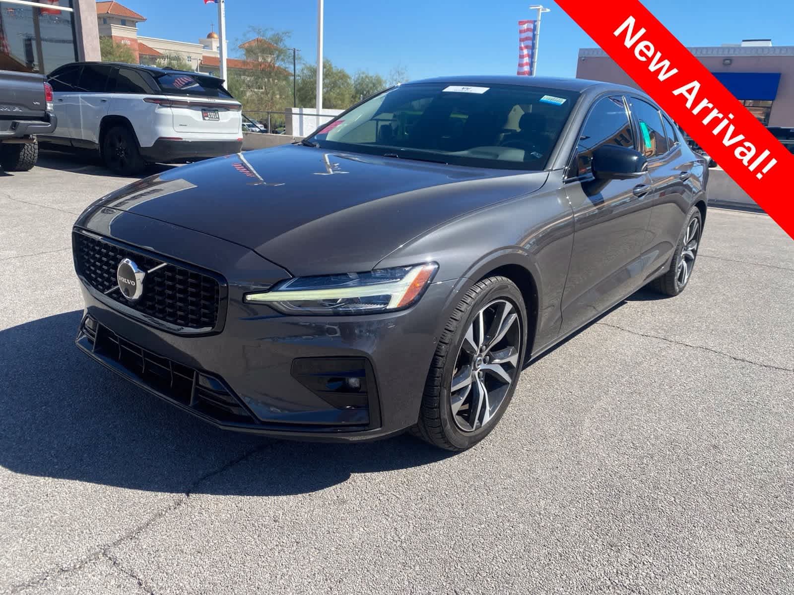 2023 Volvo S60 Plus Dark Theme — photo 1 of 17