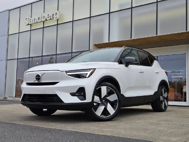 2023 Volvo XC40 Recharge Pure Electric Ultimate — photo 1 of 30