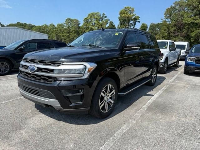 2022 Ford Expedition XLT — photo 1 of 8