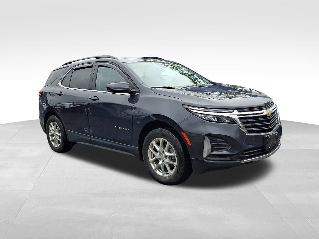 2022 Chevrolet Equinox LT — photo 1 of 36