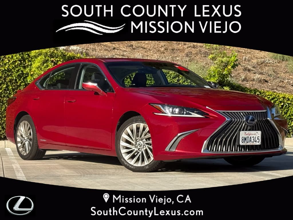 2019 Lexus ES ES 300h Luxury — photo 1 of 10