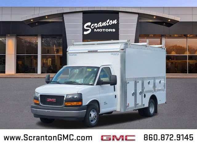 2026 GMC Savana Commercial Cutaway Base — photo 1 of 28