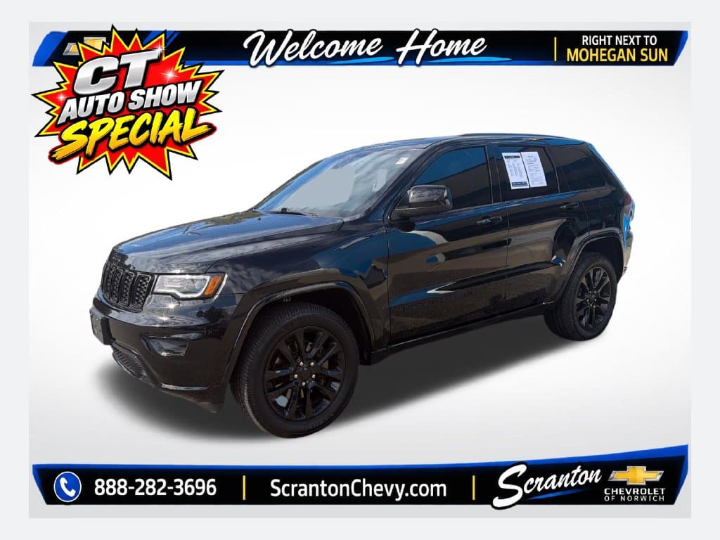 2022 Jeep Grand Cherokee Laredo — photo 1 of 31