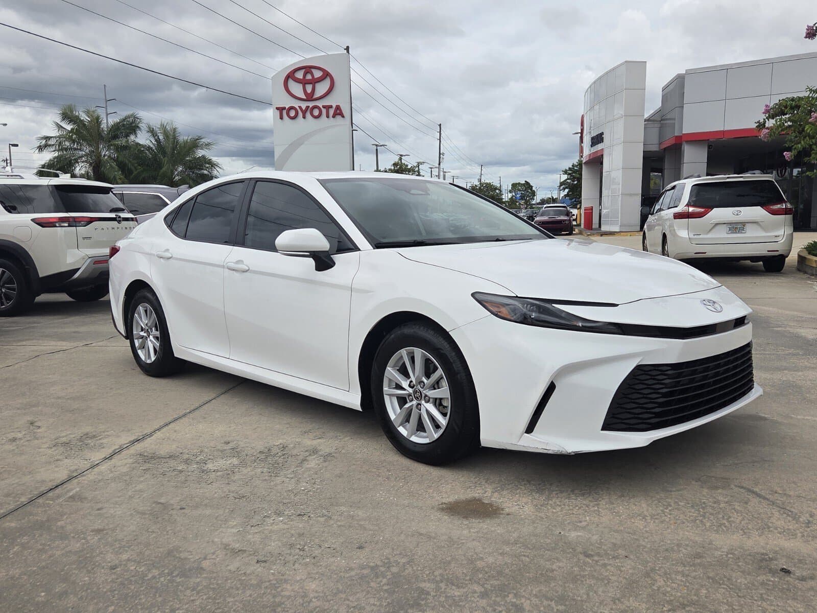2026 Toyota Camry LE — photo 1 of 27