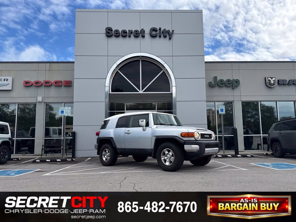 2008 Toyota FJ Cruiser Base — photo 1 of 35