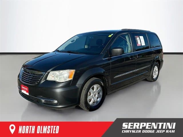 2011 Chrysler Town & Country Touring — photo 1 of 32