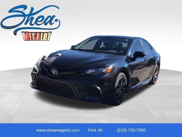 2022 Toyota Camry SE — photo 1 of 13