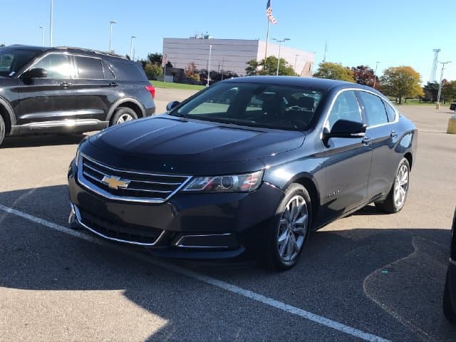 2016 Chevrolet Impala LT — photo 1 of 10
