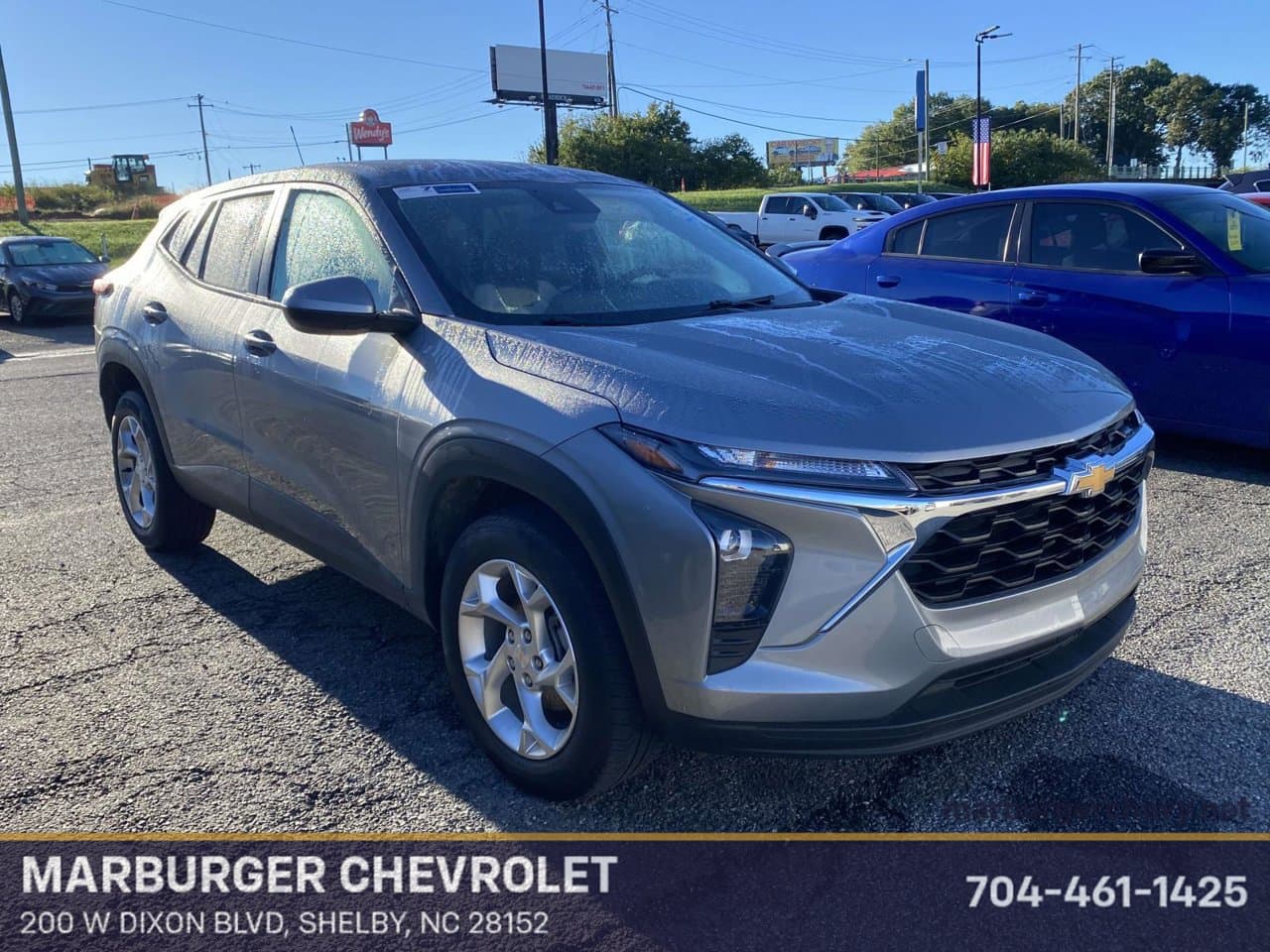 2025 Chevrolet Trax LS — photo 1 of 11