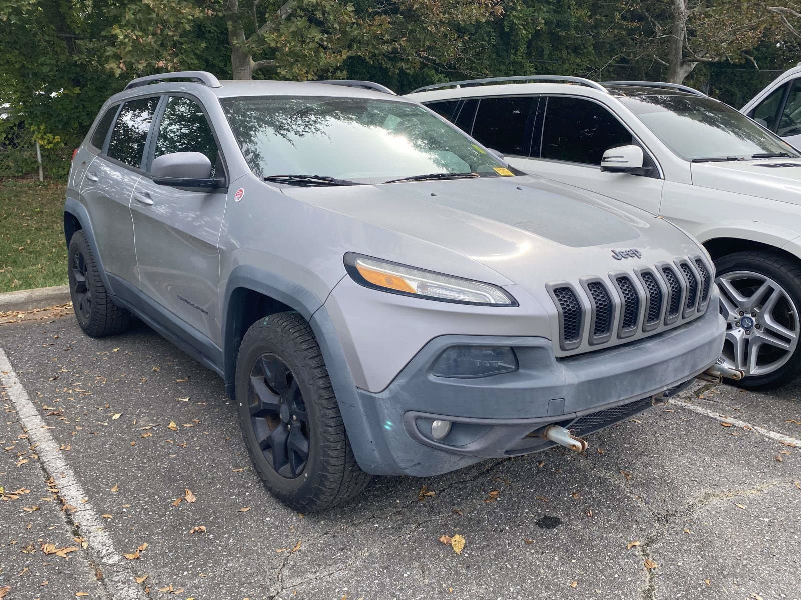 2016 Jeep Cherokee Trailhawk — photo 1 of 12