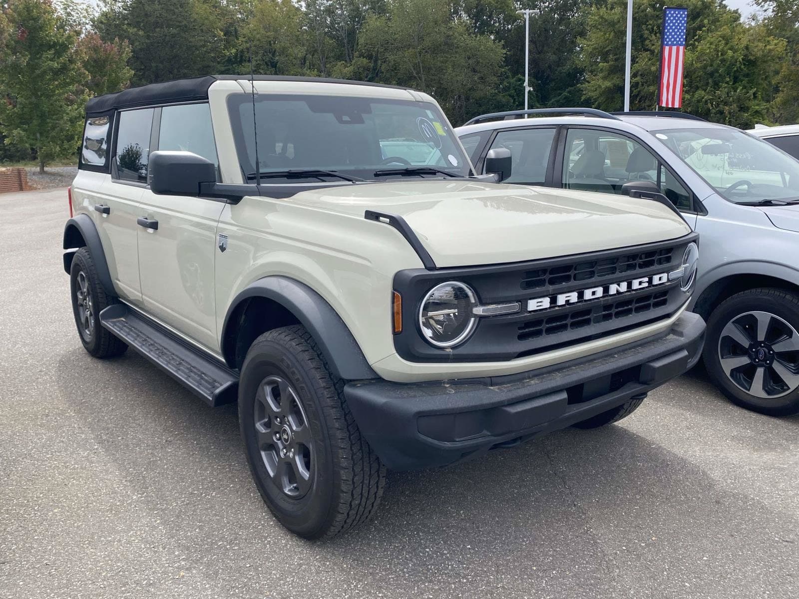 2025 Ford Bronco Big Bend — photo 1 of 12