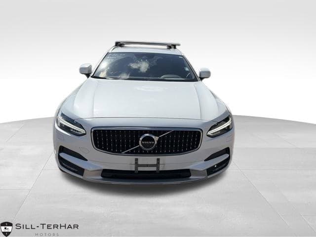 2018 Volvo V90 Cross Country Base — photo 1 of 12