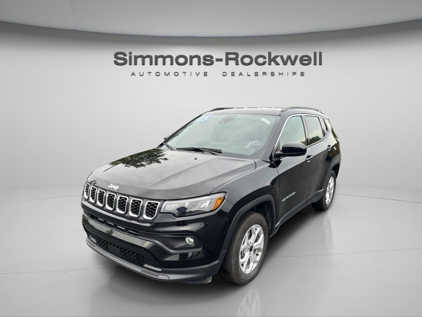 2025 Jeep Compass Latitude — photo 1 of 29