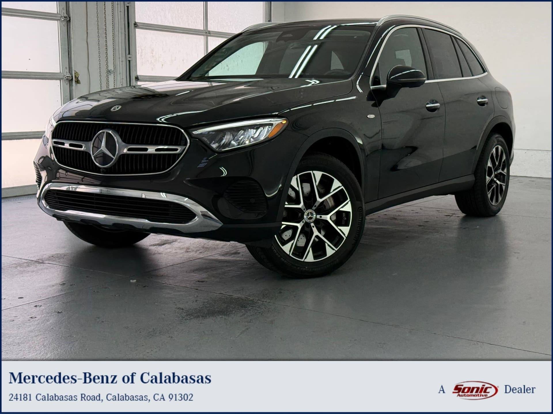 2025 Mercedes-Benz GLC Base — photo 1 of 31