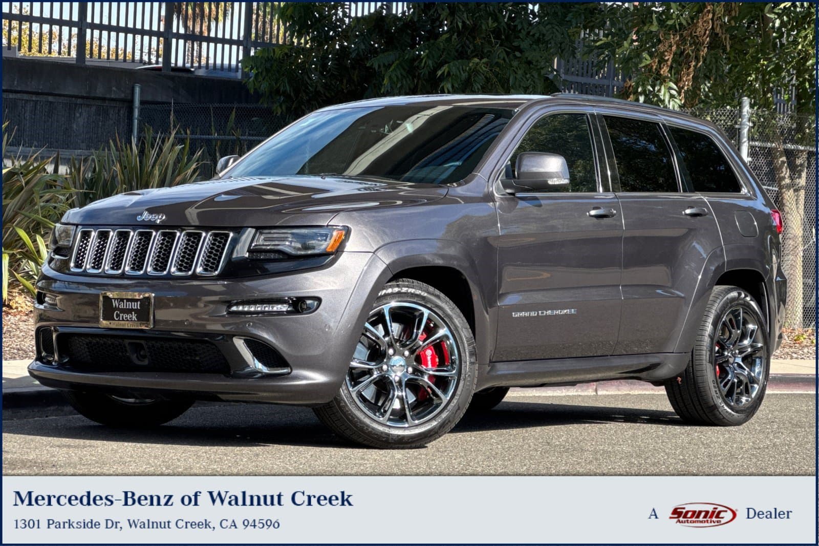 2015 Jeep Grand Cherokee Base — photo 1 of 37