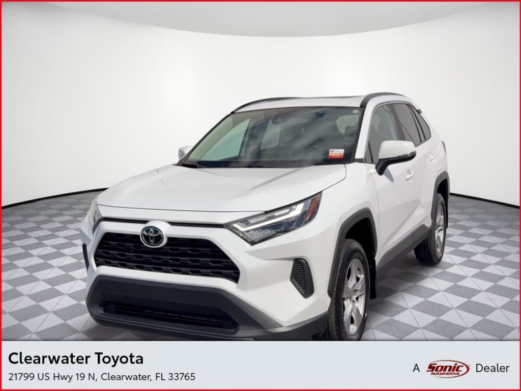 2025 Toyota RAV4 XLE — photo 1 of 32