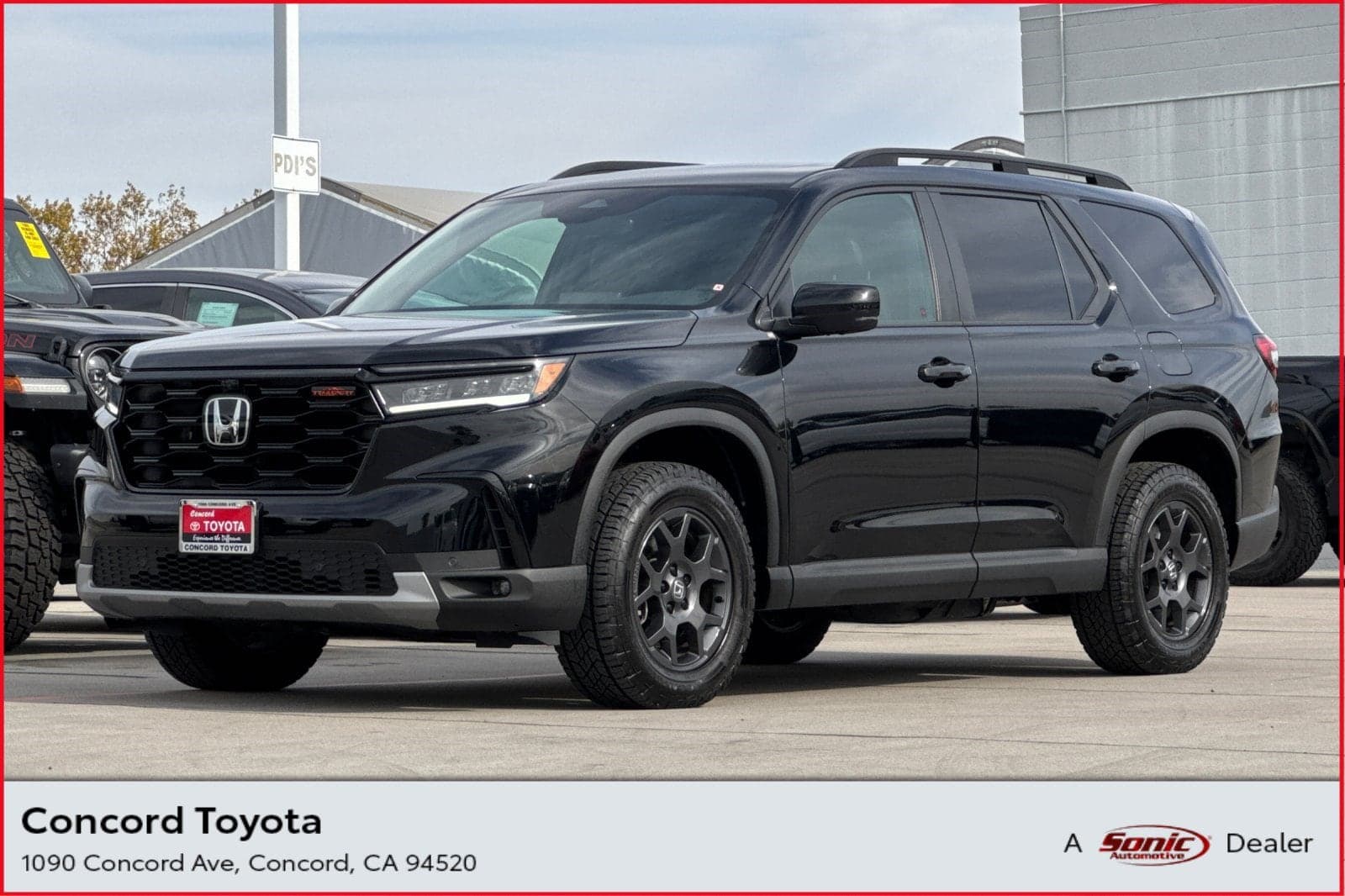 2025 Honda Pilot TrailSport — photo 1 of 35