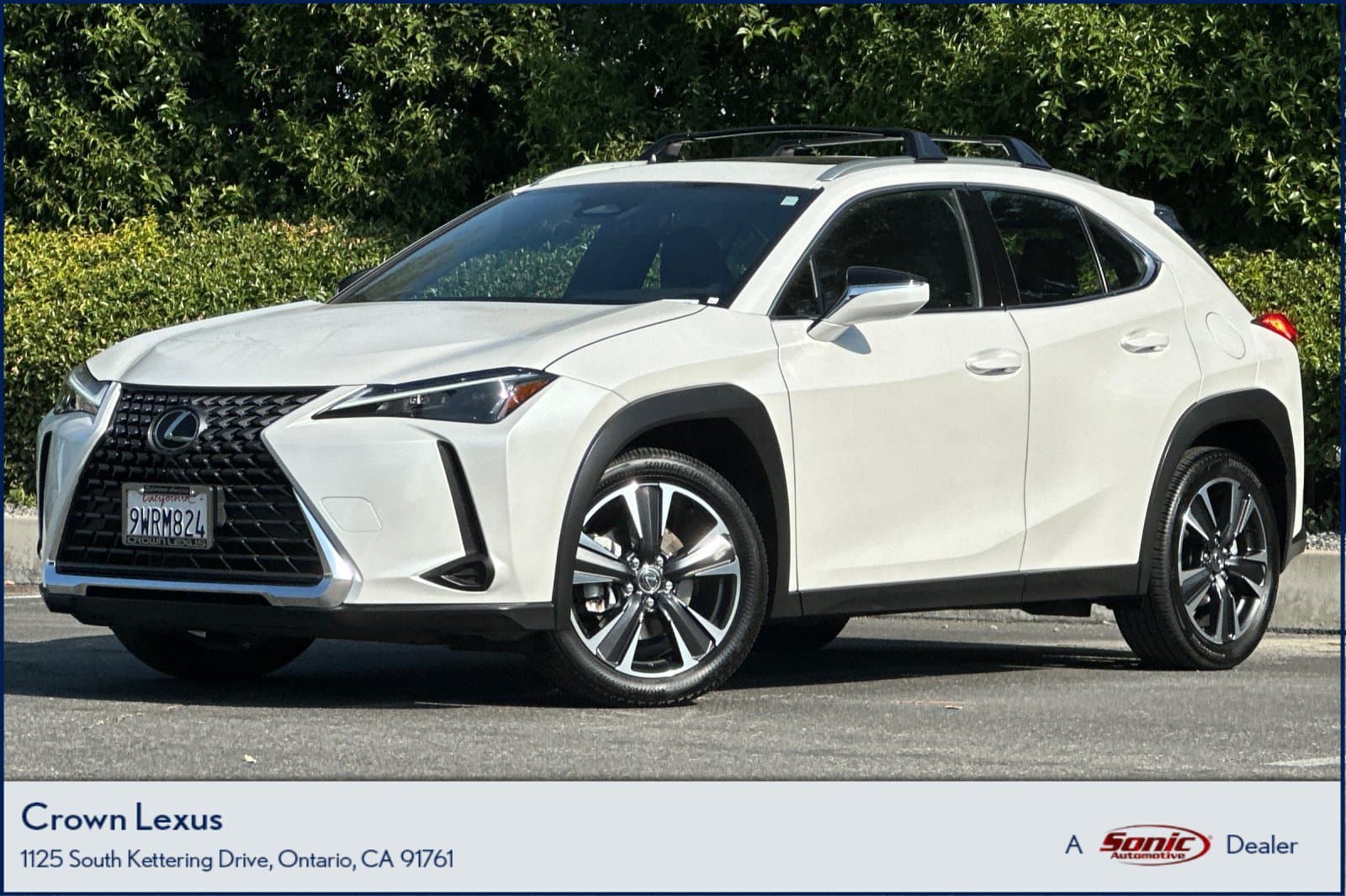 2025 Lexus UX UX 300h — photo 1 of 31