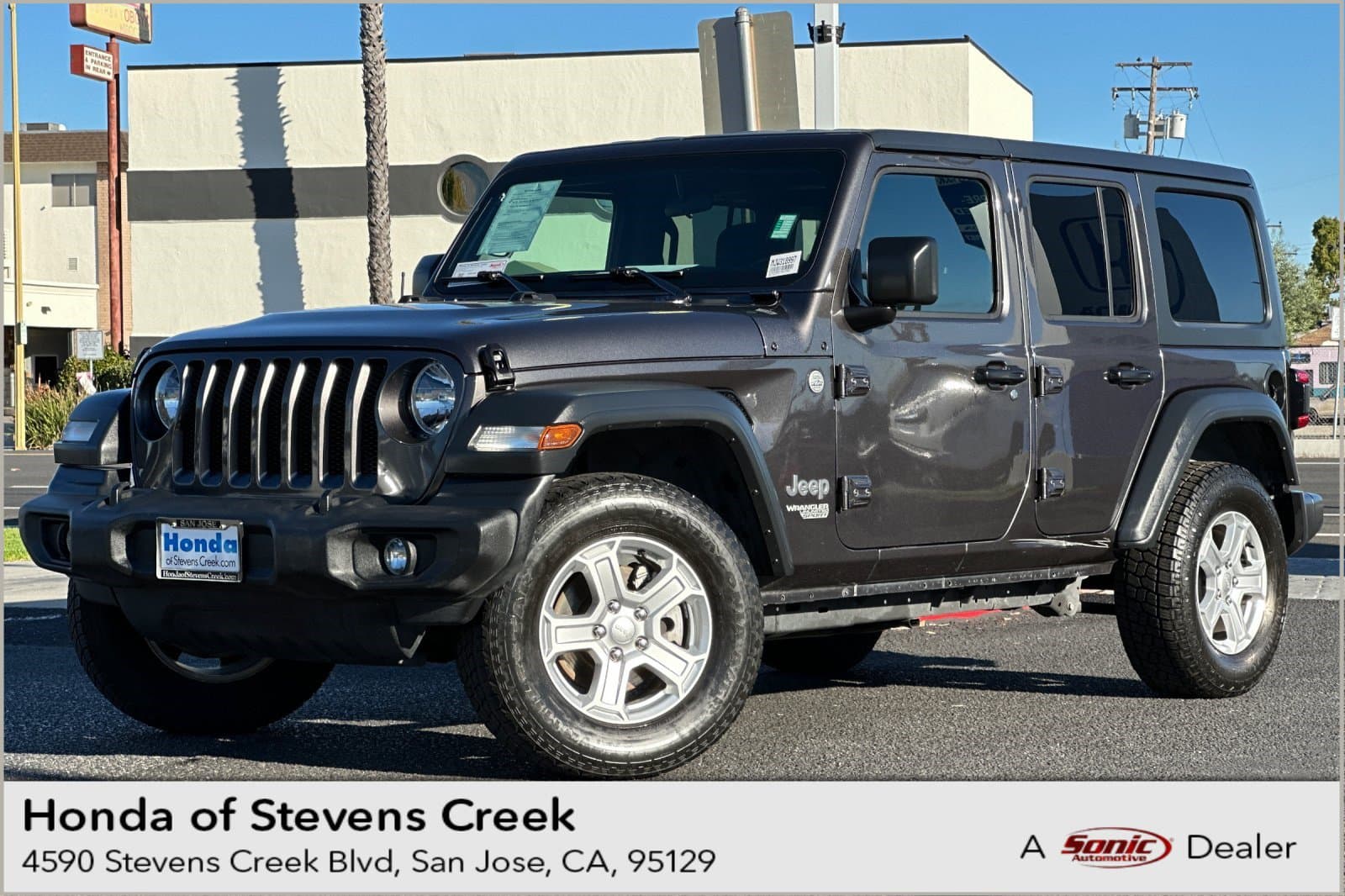 2018 Jeep Wrangler Unlimited Sport — photo 1 of 35