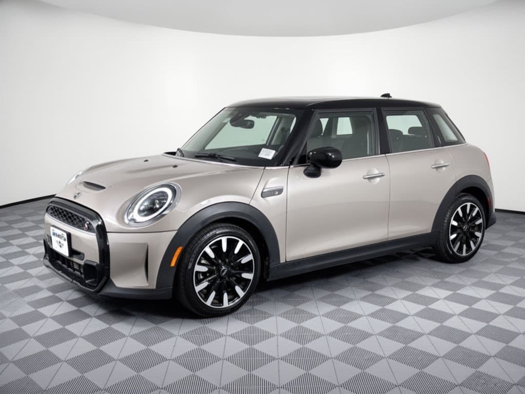 2024 Mini Hardtop 4 Door Cooper S — photo 1 of 31