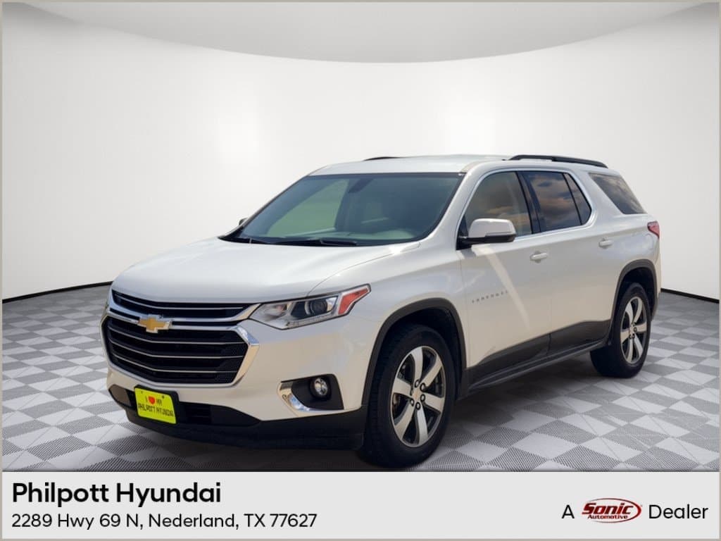 2019 Chevrolet Traverse LT Leather — photo 1 of 31