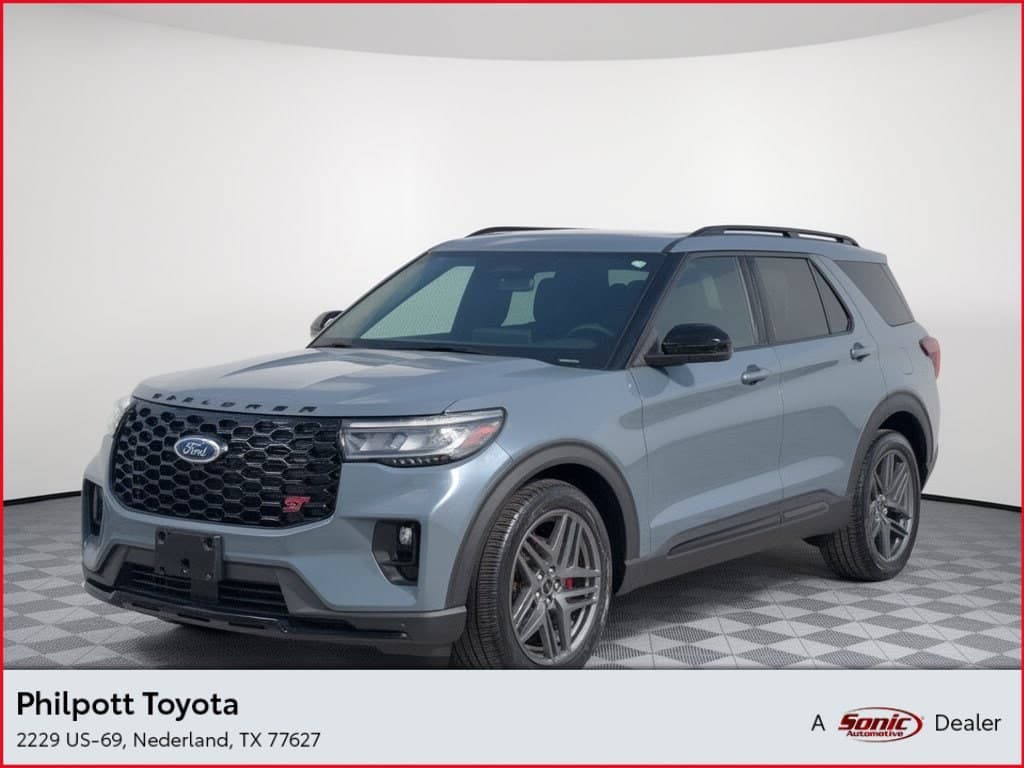 2025 Ford Explorer ST — photo 1 of 31