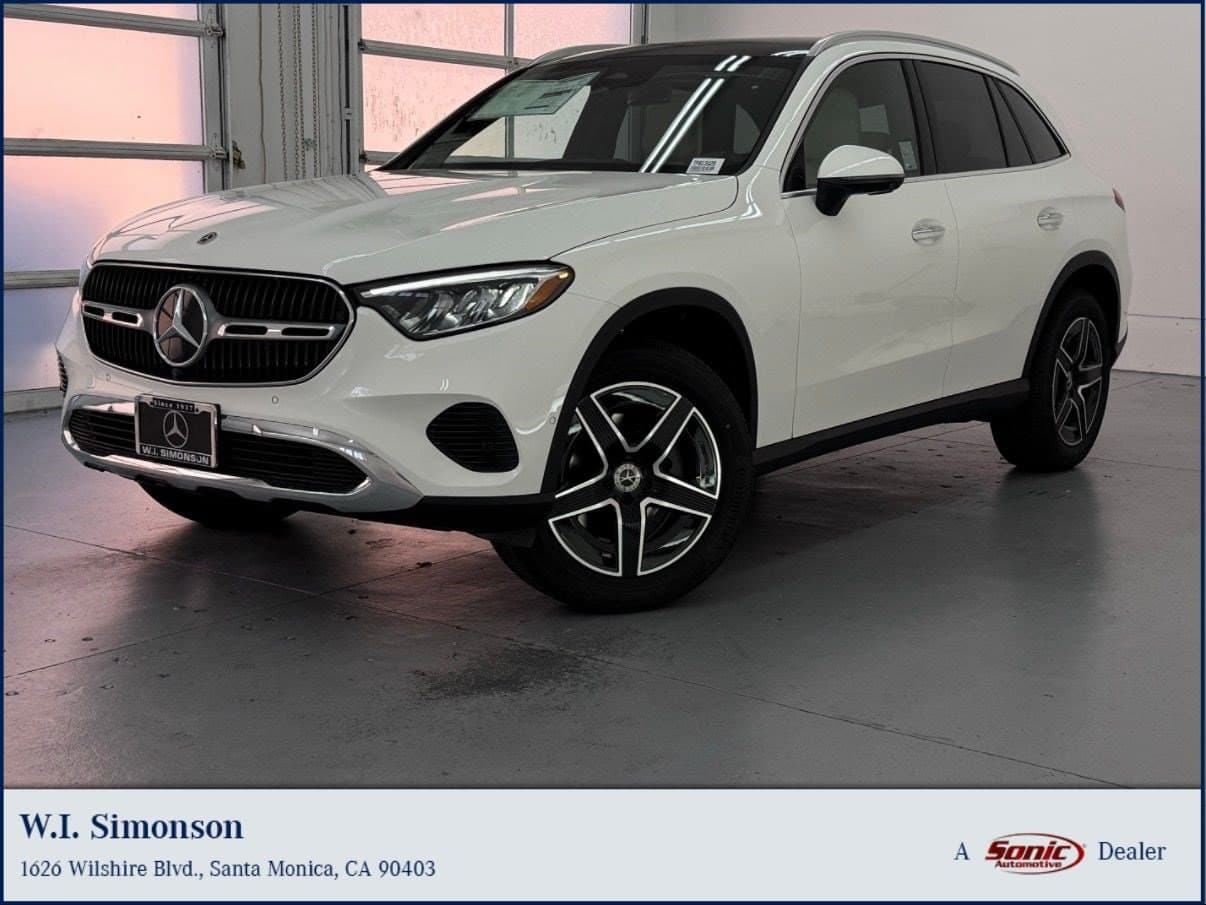 2027 Mercedes-Benz GLC GLC 300 — photo 1 of 33