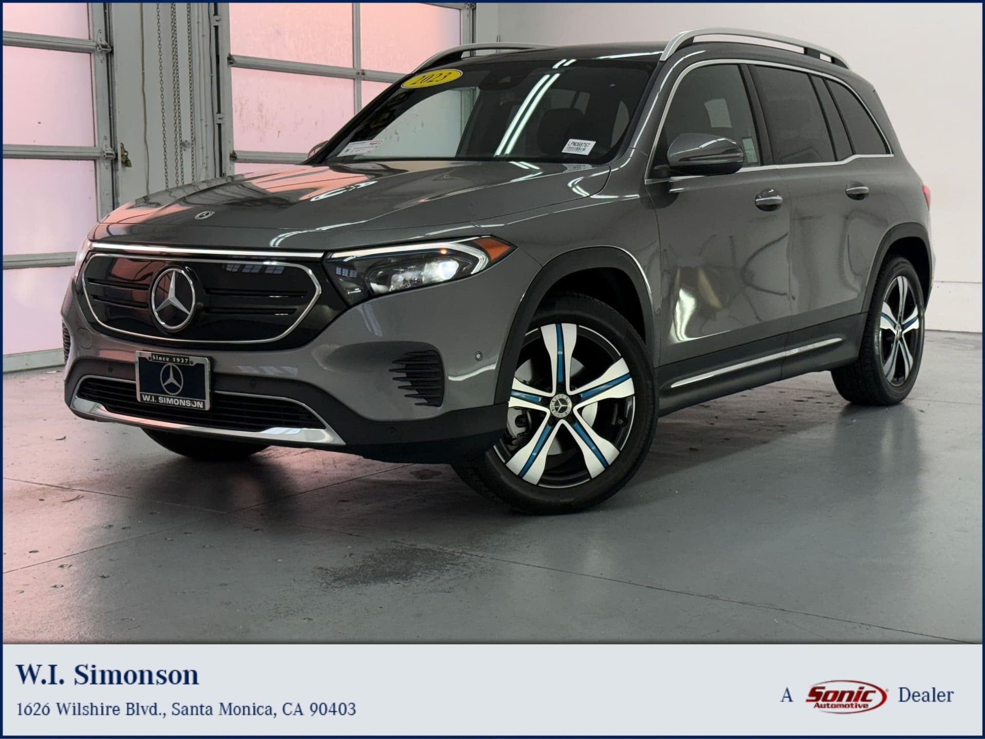 2023 Mercedes-Benz EQB EQB 300 — photo 1 of 32