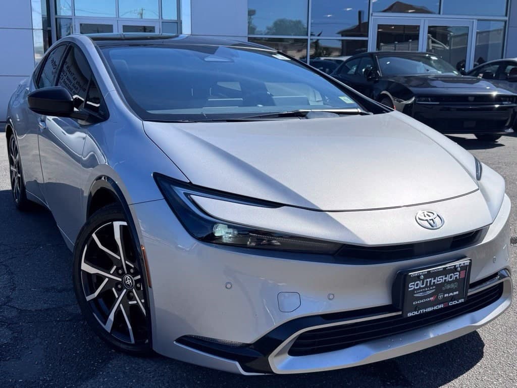2025 Toyota Prius Plug-In Hybrid XSE — photo 1 of 26