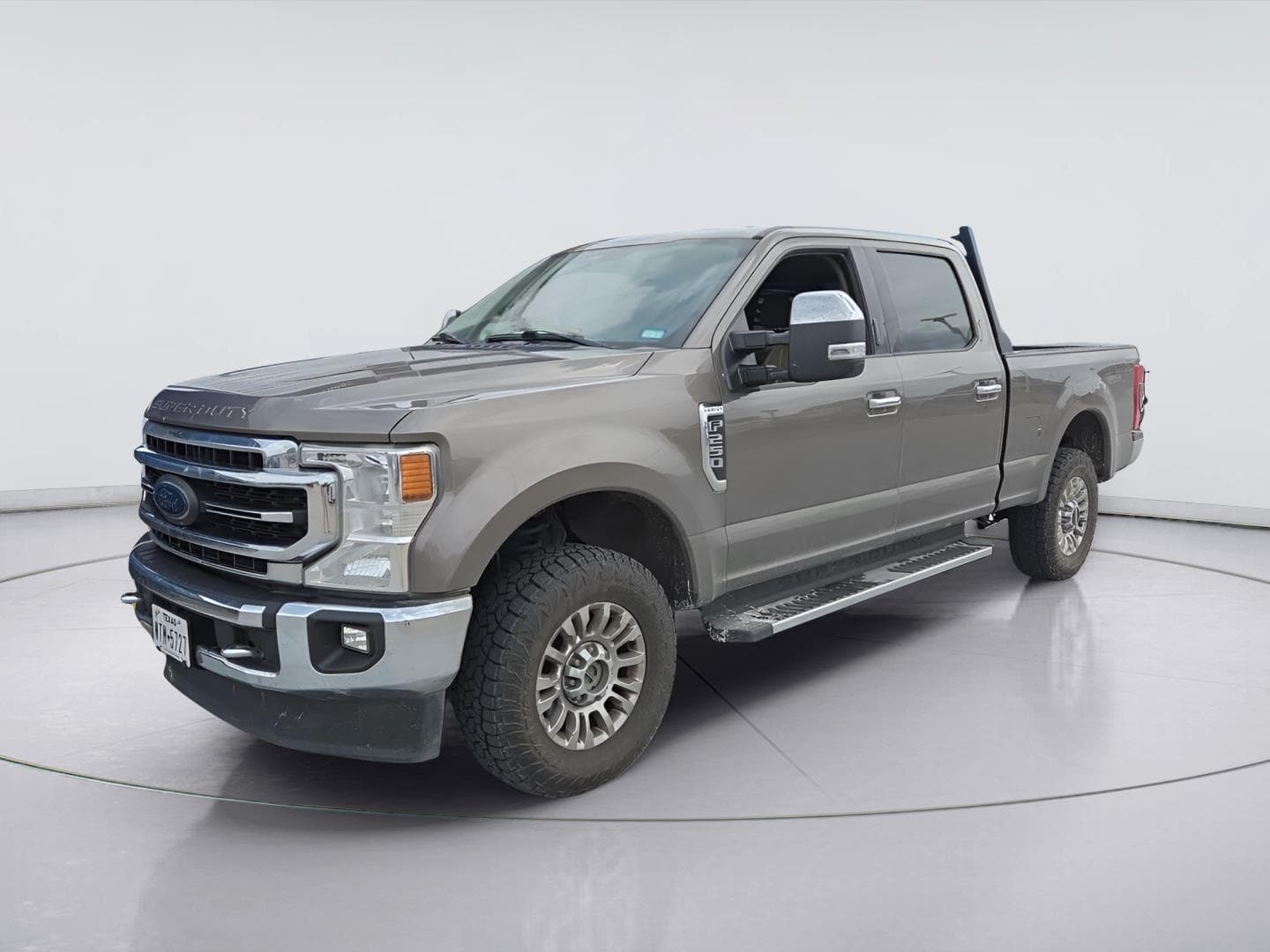 2020 Ford Super Duty F-250 SRW LARIAT — photo 1 of 3