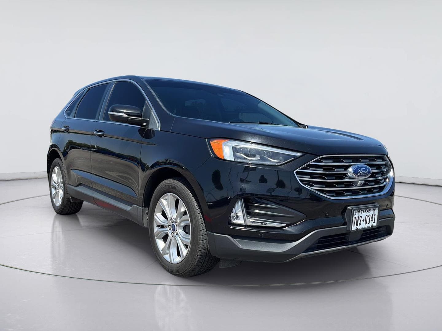 2022 Ford Edge Titanium — photo 1 of 22