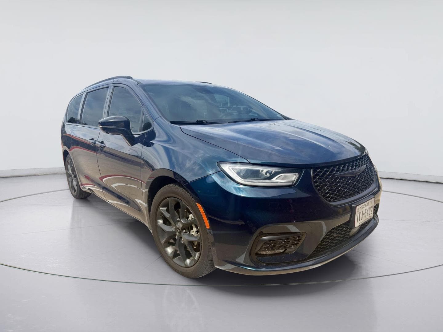 2024 Chrysler Pacifica Limited — photo 1 of 18