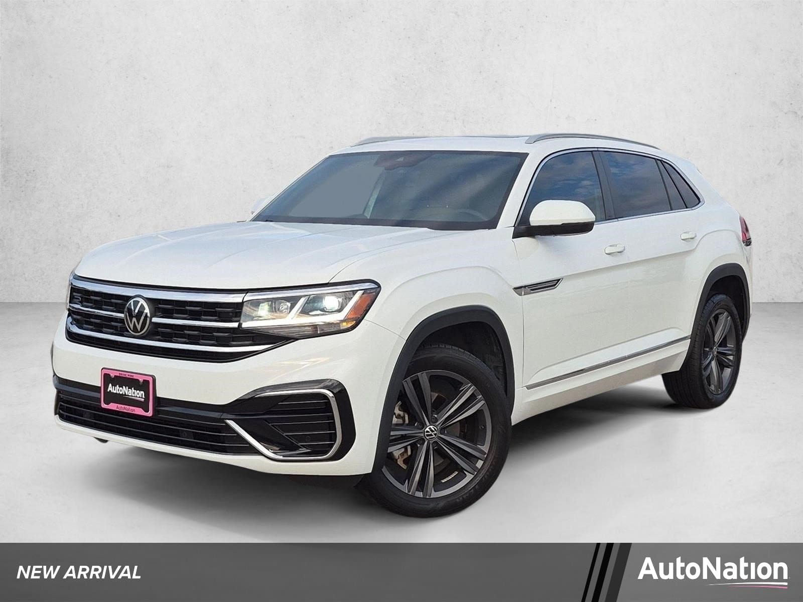 2022 Volkswagen Atlas Cross Sport 3.6L V6 SEL R-Line — photo 1 of 15