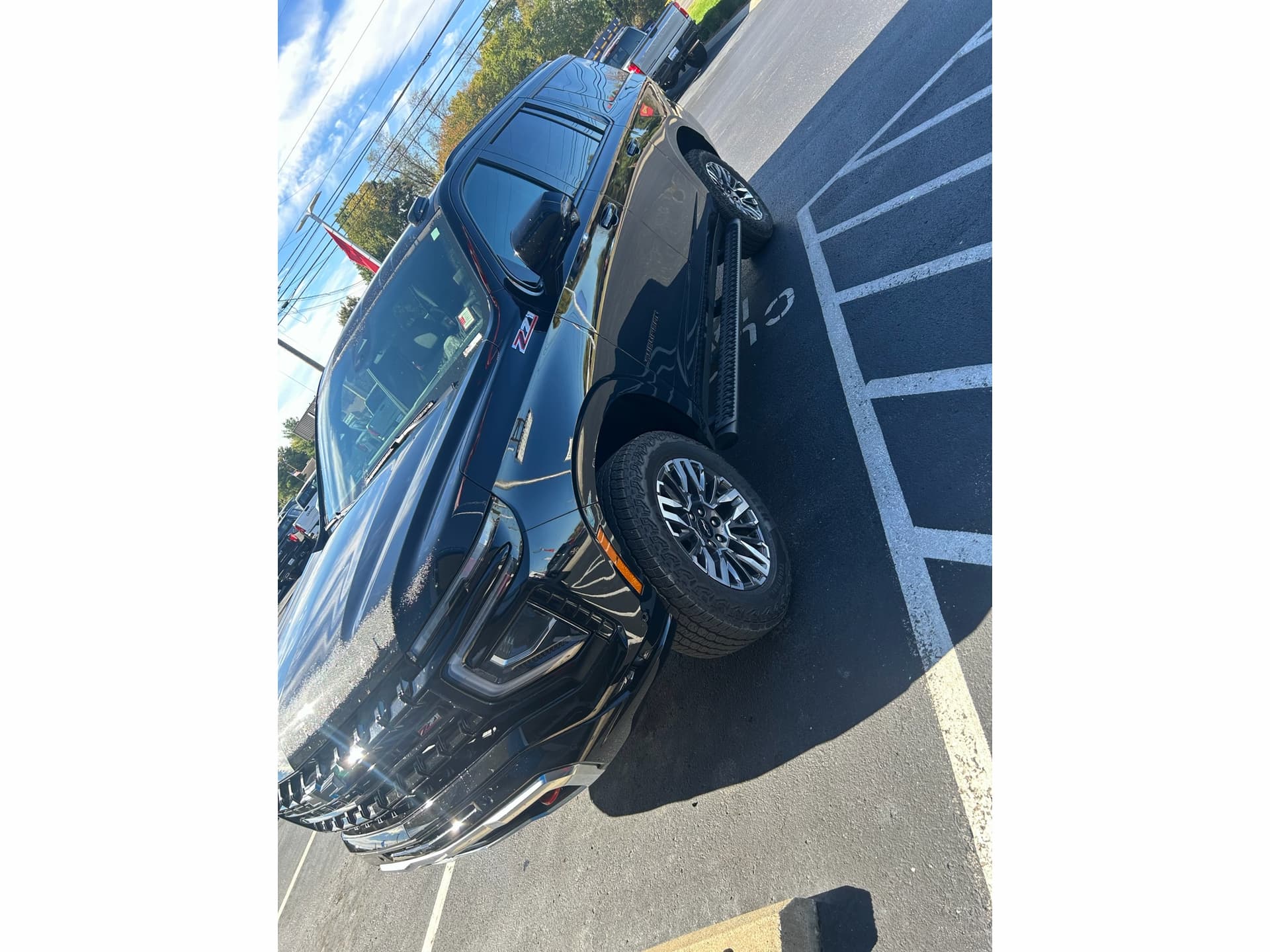 2026 Chevrolet Suburban Z71 — photo 1 of 9
