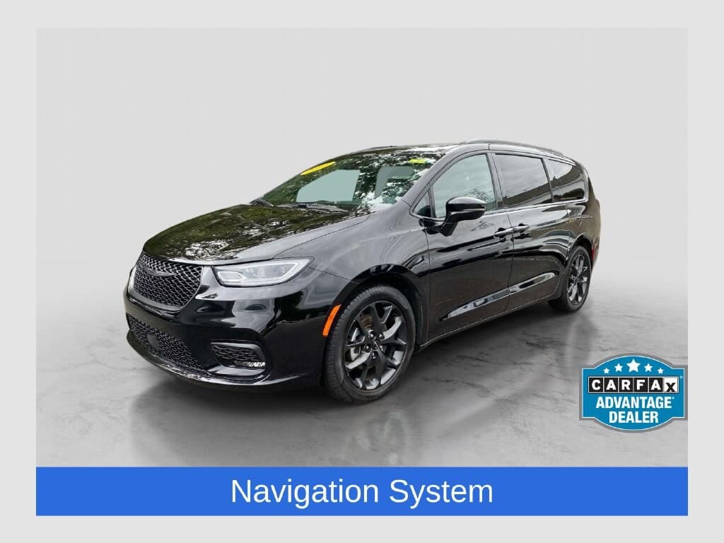 2025 Chrysler Pacifica Limited — photo 1 of 36