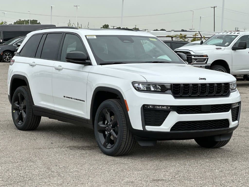 2027 Jeep Grand Cherokee Limited — photo 1 of 33