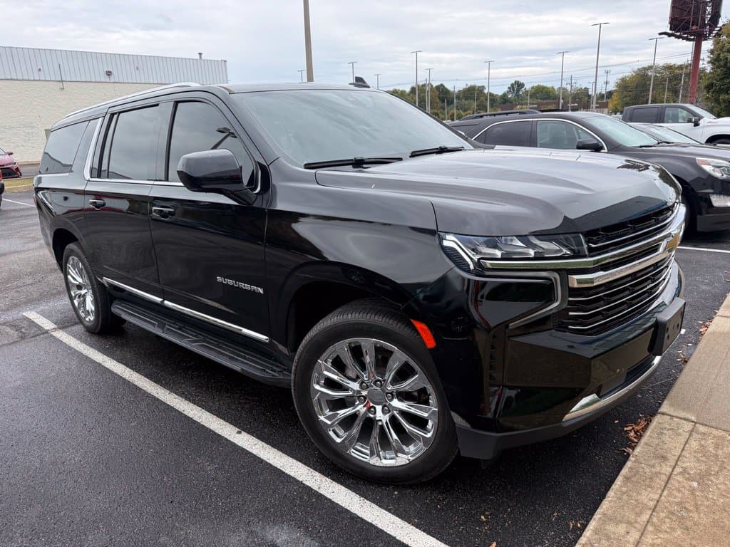 2021 Chevrolet Suburban LT — photo 1 of 5
