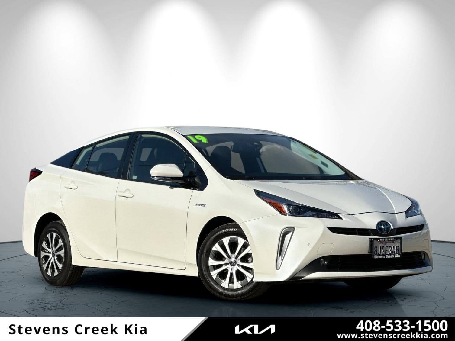 2019 Toyota Prius XLE — photo 1 of 27