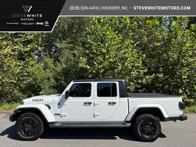 2024 Jeep Gladiator Willys — photo 1 of 29