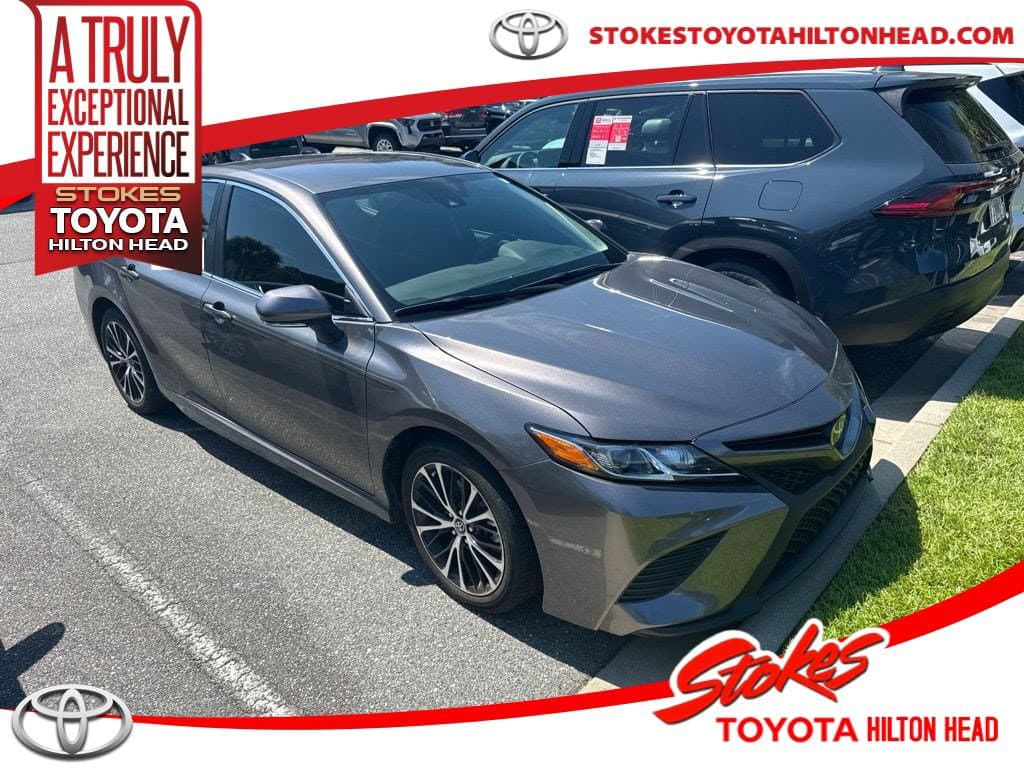 2020 Toyota Camry Base — photo 1 of 2