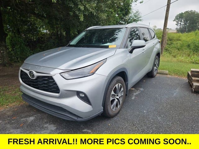 2024 Toyota Highlander XLE — photo 1 of 6
