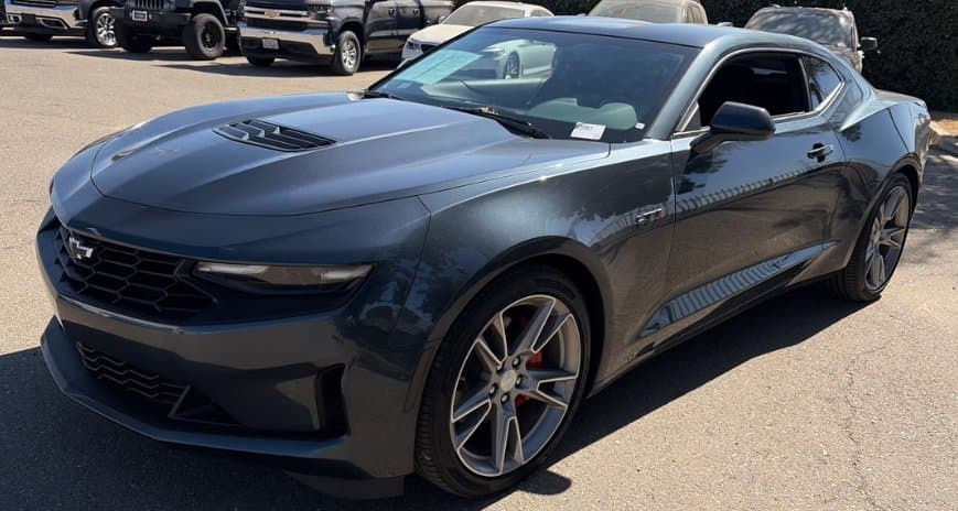 2022 Chevrolet Camaro Base — photo 1 of 9