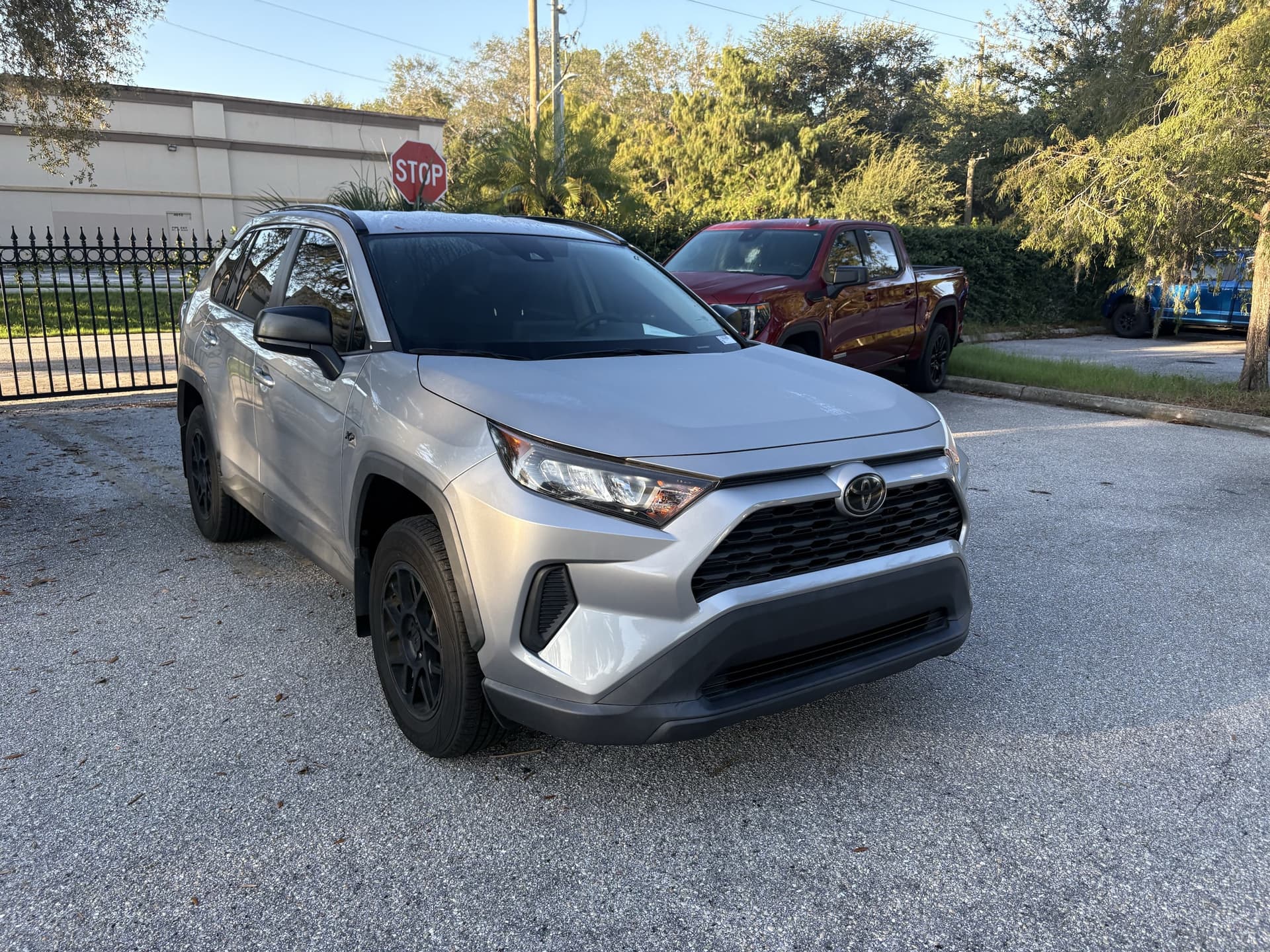 2020 Toyota RAV4 LE — photo 1 of 10
