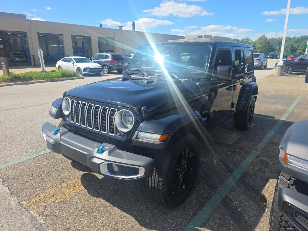 2024 Jeep Wrangler Base — photo 1 of 6