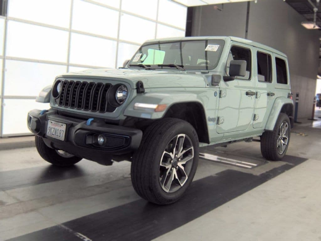2024 Jeep Wrangler Base — photo 1 of 6