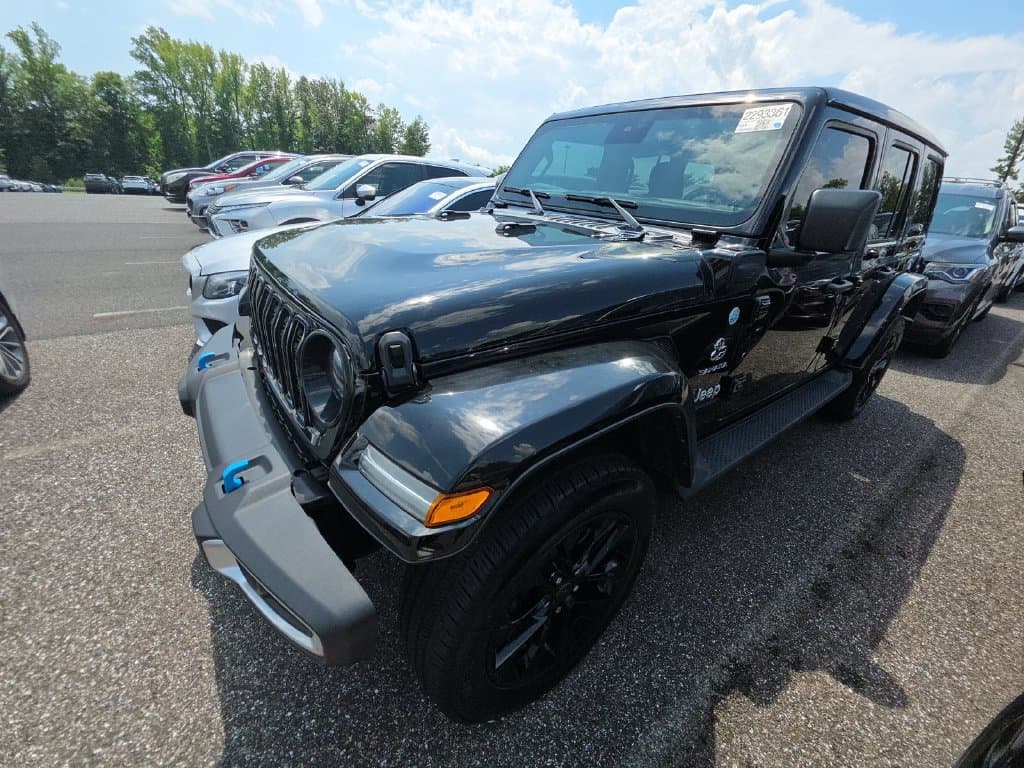 2024 Jeep Wrangler Sahara — photo 1 of 6